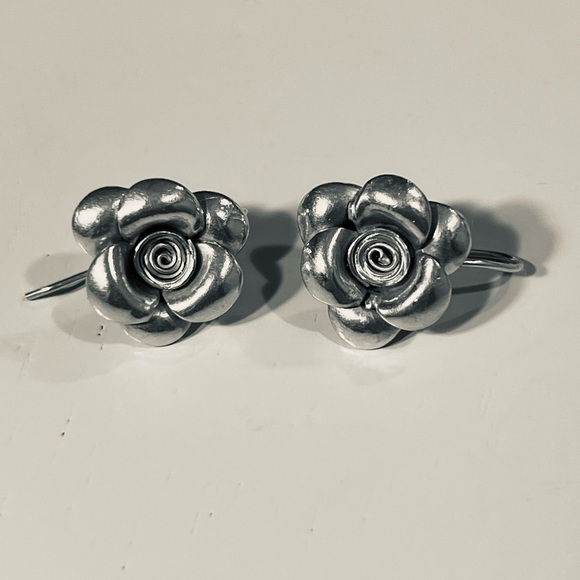 Jewelry - Vintage Elegant Sterling Silver Rose-Flower Earrings
